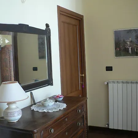 La Via Del Sole ベッド・アンド・ブレックファスト 3*